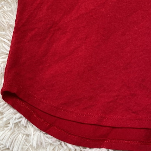 🎉HP🎉 Old Navy Very Merry Graphic Tee 💗 Red White & Gold - Picture 10 of 12